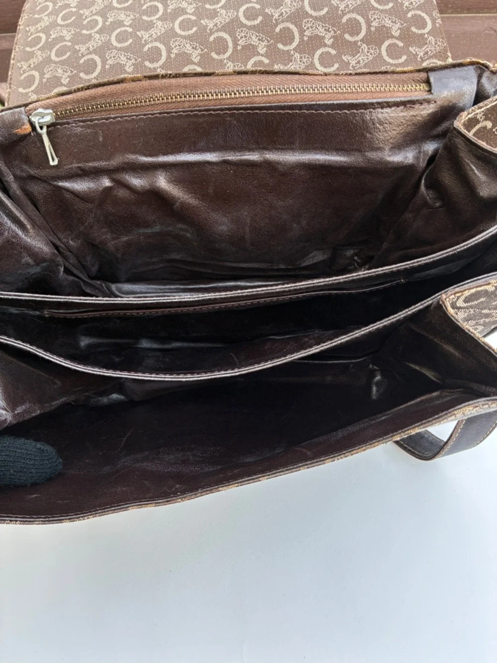 Pre-loveAuthentic Celine Vintage Brown Handbag – Timeless Chic Style - Picture 13 of 16